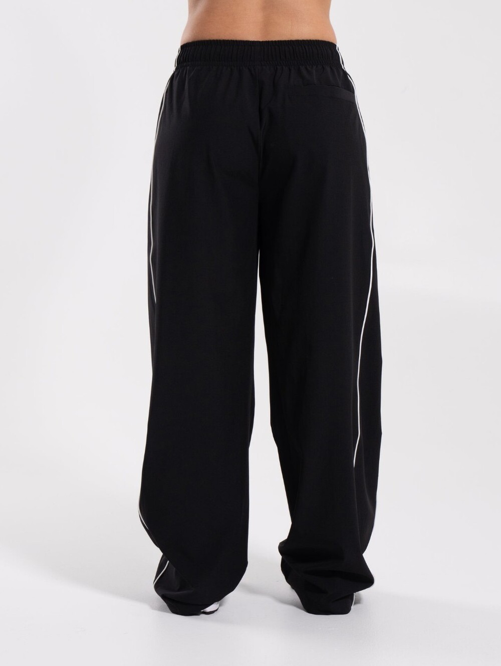 *New With Tags!* Alphalete Unisex Relay Pant - Picture 4 of 8